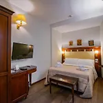 Hotel La Plumeria 4*