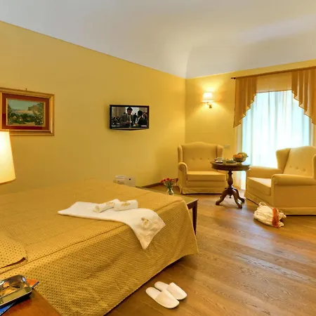 La Plumeria Hotel 4*