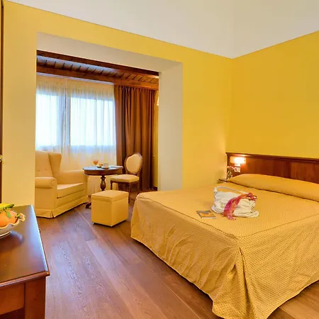 Hotel La Plumeria Cefalu
