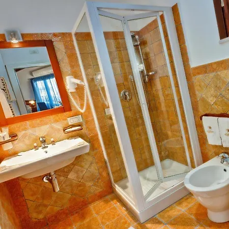 Hotel La Plumeria 4*